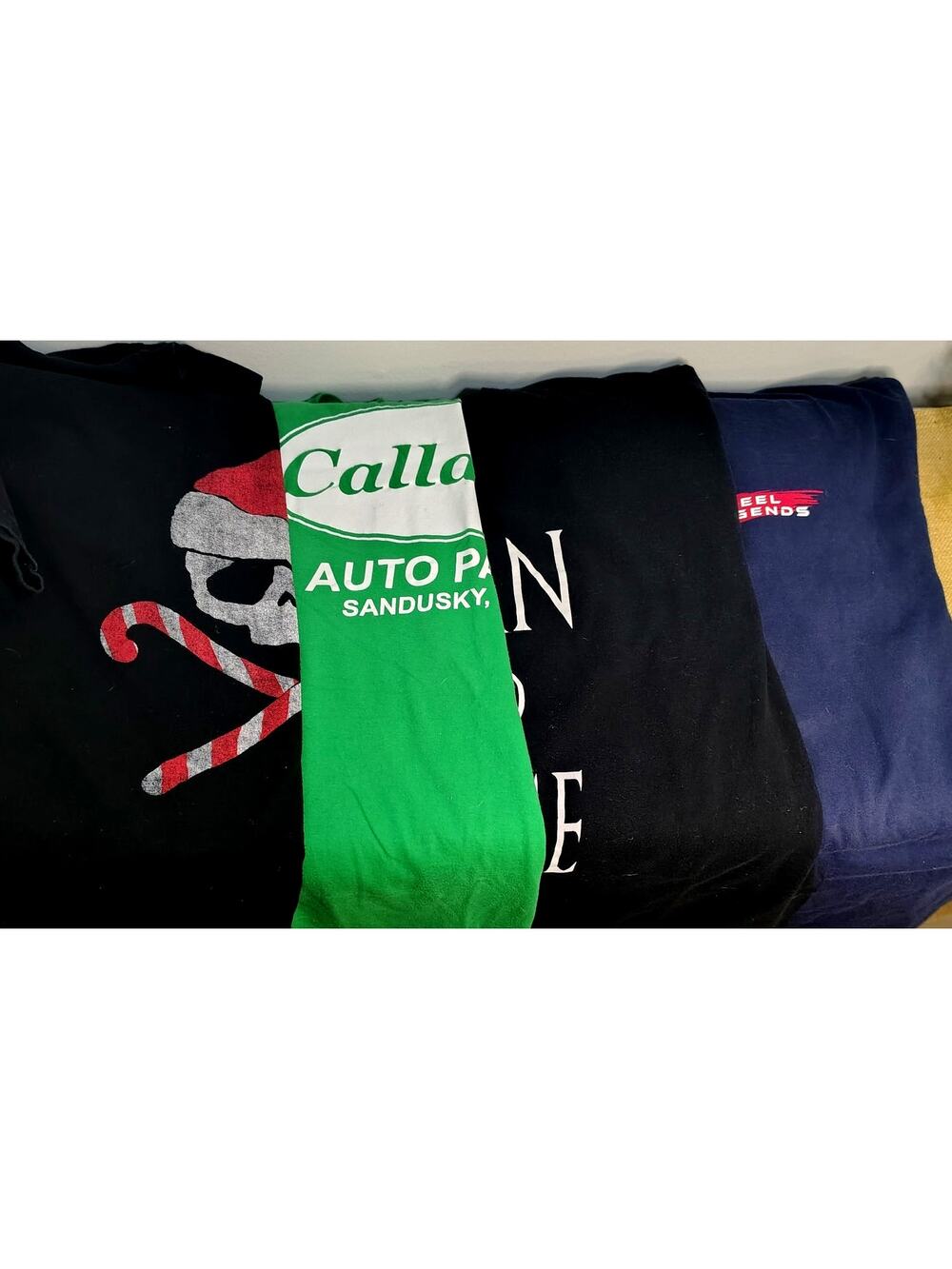 4 PIECES - COOL LOT OF MENS T-SHIRTS - SIZE LARGE